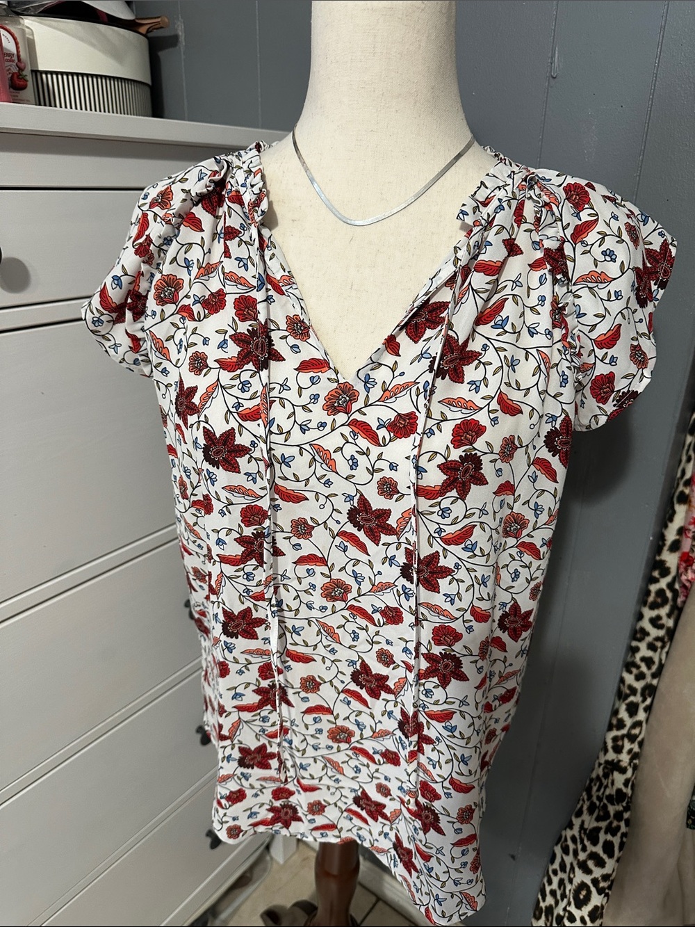 LOFT White V-Neck Short Sleeve Top with Red Floral Print